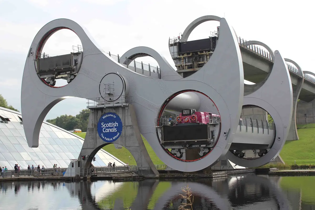 Close view of the Falkirk Wheel's rotating arms holding two water-filled gondolas